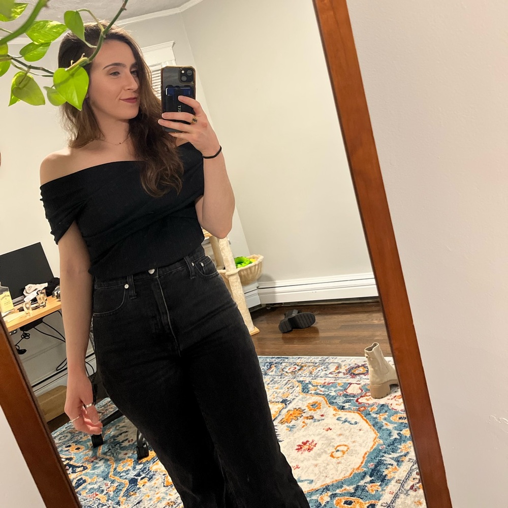 Meet your Posher, Cassandra